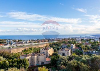 Vista dell\'acqua - Appartamento via belvedere
 
18, San Giovanni la Punta - foto 27