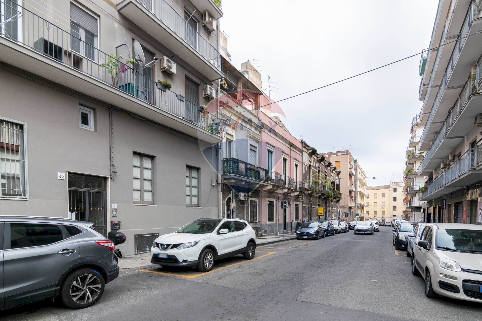 Edificio all\'aperto - Quadrilocale Via Suor Maria Mazzarello
 
42, Catania - foto 1