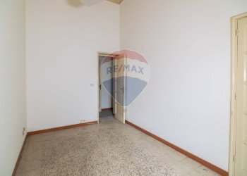 Stanza vuota - Quadrilocale Via Suor Maria Mazzarello
 
42, Catania - foto 13