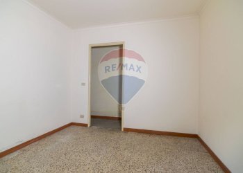 Stanza vuota - Quadrilocale Via Suor Maria Mazzarello
 
42, Catania - foto 16