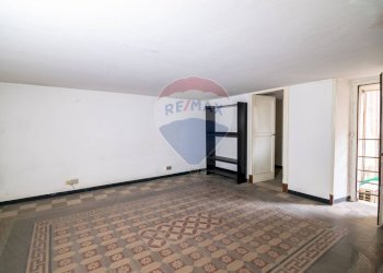 Stanza vuota - Quadrilocale Via Suor Maria Mazzarello
 
42, Catania - foto 24