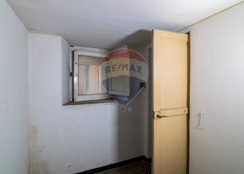 Stanza vuota - Quadrilocale Via Suor Maria Mazzarello
 
42, Catania - foto 27