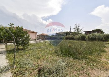 Giardino - Casa indipendente Via Dell' Euforbia
 
11, Catania - foto 15