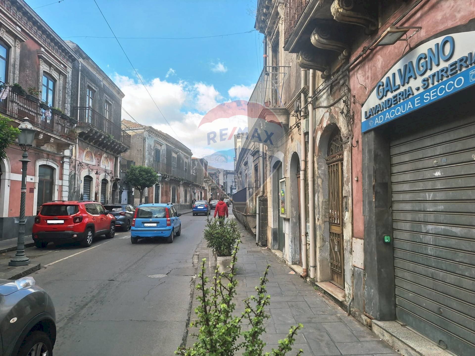 Edificio all\'aperto - Commercial Activity via Etnea
 
138, Mascalucia - photo 2