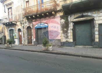 Edificio all\'aperto - Commercial Activity via Etnea
 
138, Mascalucia - photo 4