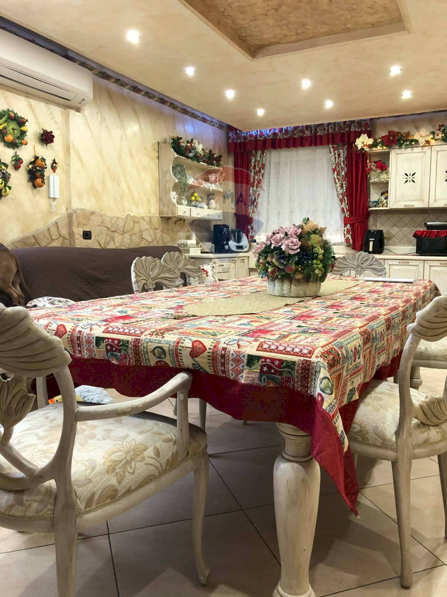 Sala da pranzo - Four-room apartment viale mocada
1, Catania - photo 2