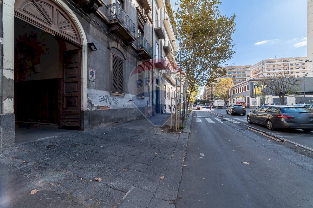 Edificio all\'aperto - Appartamento Viale Vittorio Veneto
 
12, Catania - foto 3