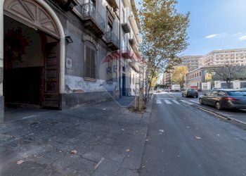 Edificio all\'aperto - Appartamento Viale Vittorio Veneto
 
12, Catania - foto 3