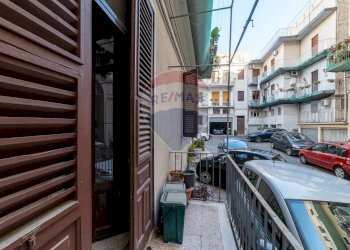 Balcone - Appartamento Viale Vittorio Veneto
 
12, Catania - foto 20