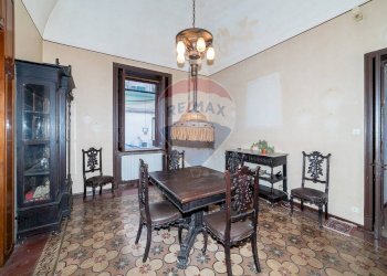 Sala da pranzo - Appartamento Viale Vittorio Veneto
 
12, Catania - foto 25