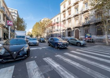 Edificio all\'aperto - Appartamento Viale Vittorio Veneto
 
12, Catania - foto 27