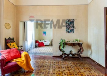 Hall / corridoio - Apartment Viale Vittorio Veneto
 
12, Catania - photo 10