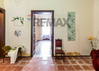 Hall / corridoio - Apartment Viale Vittorio Veneto
 
12, Catania - photo 27