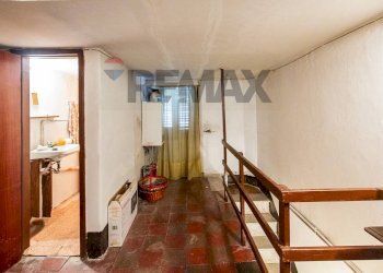 Hall / corridoio - Apartment Viale Vittorio Veneto
 
12, Catania - photo 45