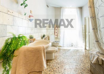 Bagno - Apartment Viale Vittorio Veneto
 
12, Catania - photo 50