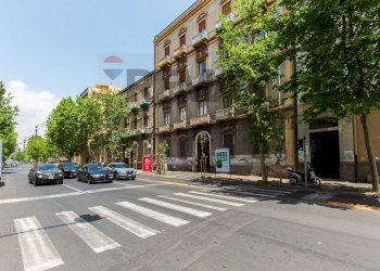 Edificio all\'aperto - Apartment Viale Vittorio Veneto
 
12, Catania - photo 95