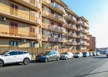 Edificio all\'aperto - Trilocale Via Richard Wagner
 
54, Acireale - foto 2