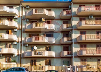 Edificio all\'aperto - Trilocale Via Richard Wagner
 
54, Acireale - foto 3