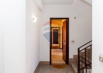 Hall / corridoio - Trilocale Via Richard Wagner
 
54, Acireale - foto 8