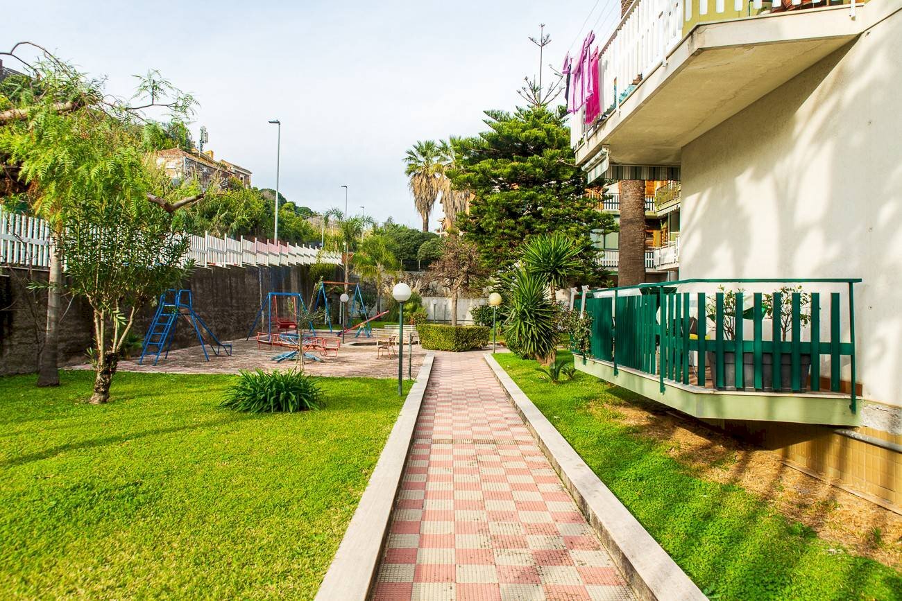 Giardino - Appartamento via petralia
 
115, Aci Catena - foto 1