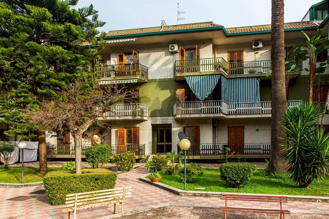 Casa all\'aperto - Appartamento via petralia
 
115, Aci Catena - foto 2