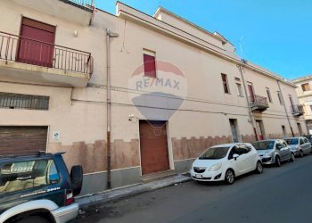 Edificio all\'aperto - Locale Commerciale Via Francesco Crispi
 
49/51, Mascali - foto 3