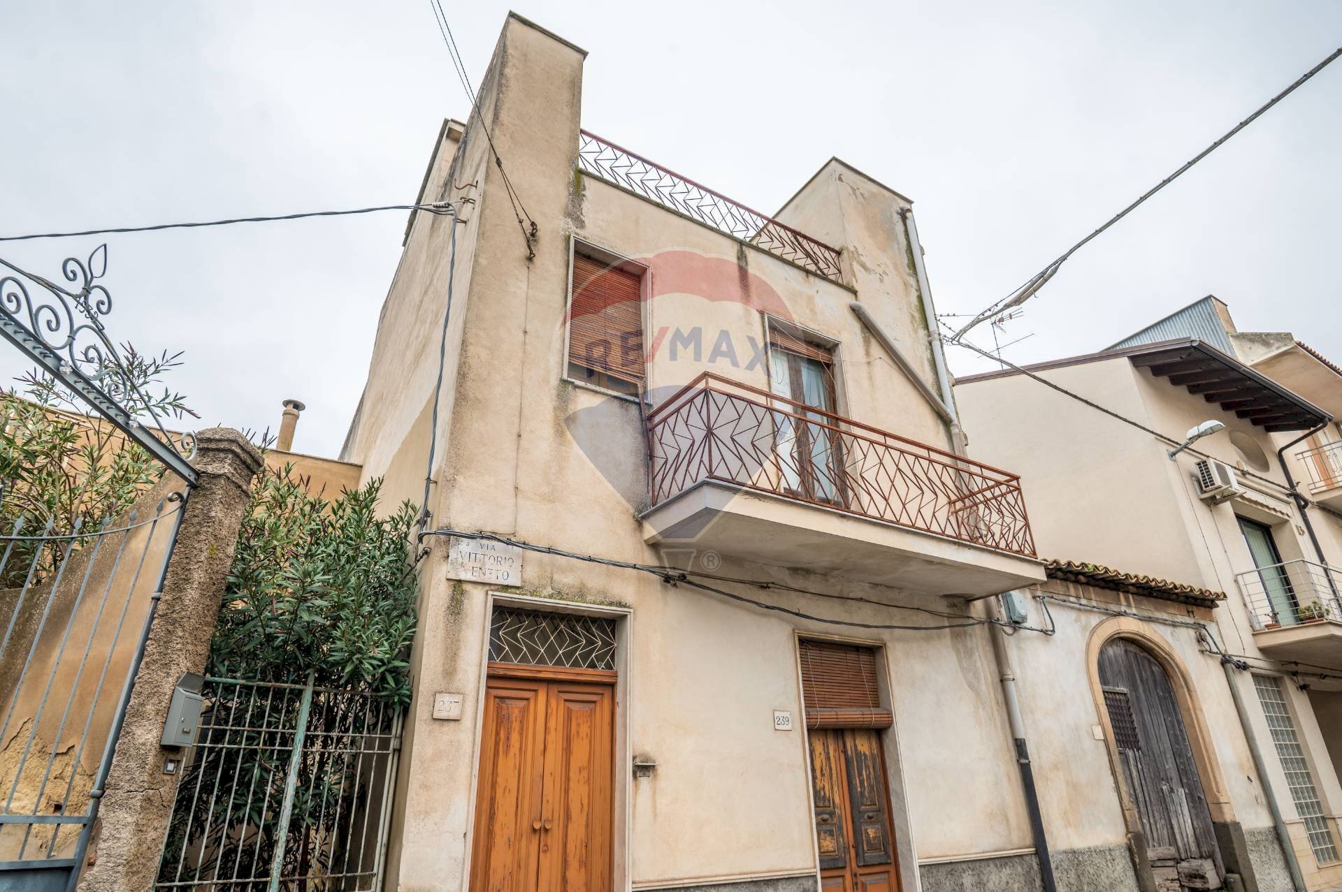 Edificio all\'aperto - Casa indipendente via Vittorio Veneto
 
237, Grammichele - foto 1