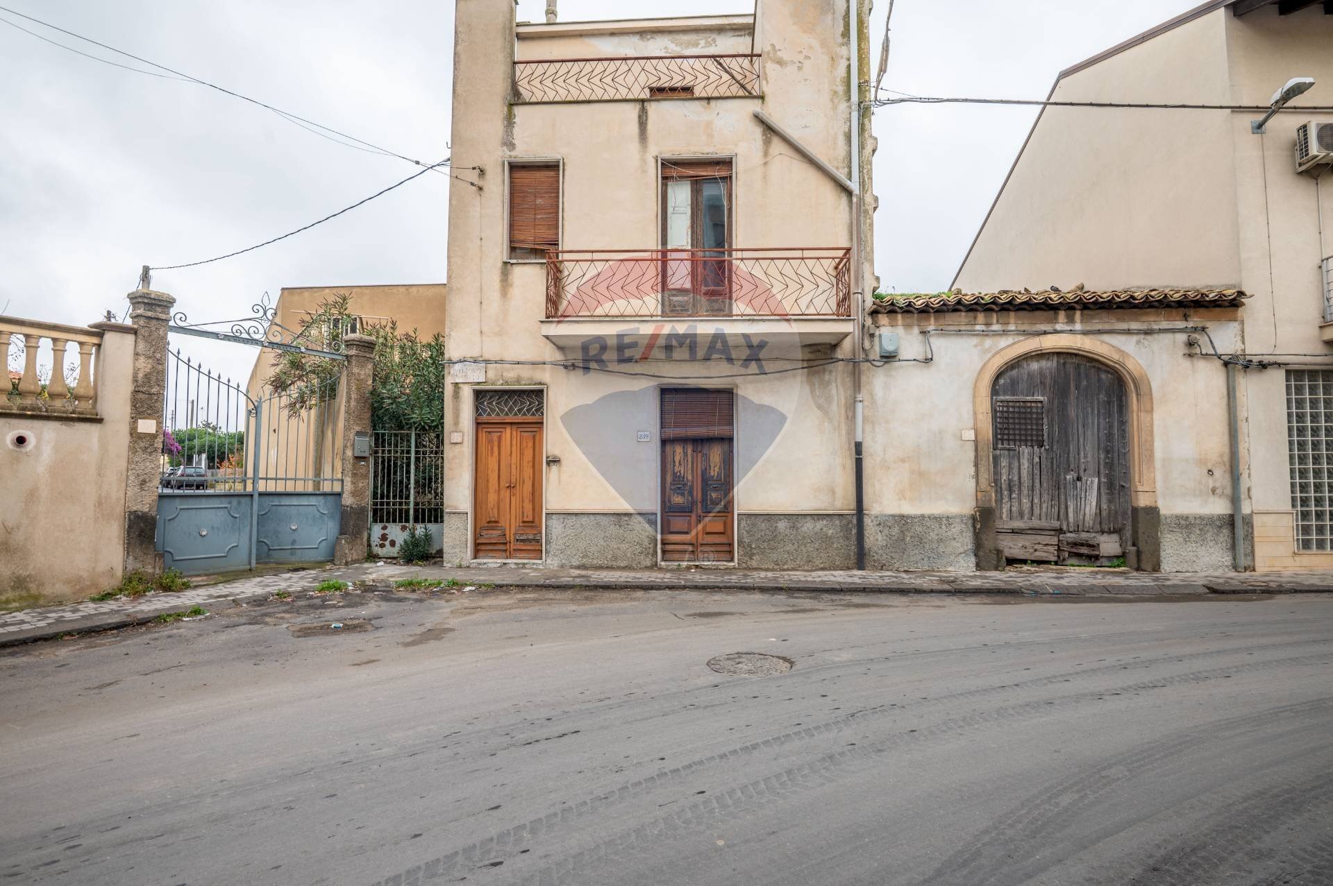 Edificio all\'aperto - Casa indipendente via Vittorio Veneto
237, Grammichele - foto 3