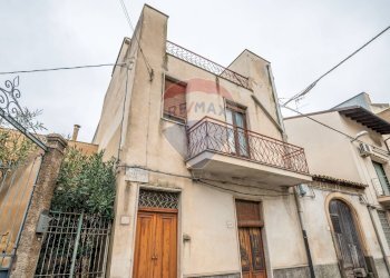 Edificio all\'aperto - Casa indipendente via Vittorio Veneto
 
237, Grammichele - foto 1