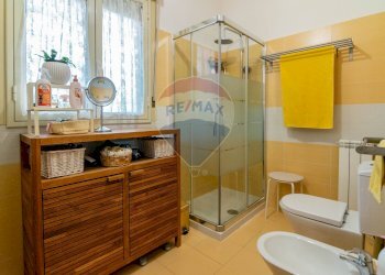 Bagno - Villa a Schiera Via Vampolieri
 
10, Aci Catena - foto 12