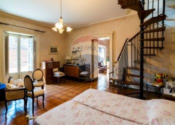 Scale - Appartamento via Etnea
 
189, Mascalucia - foto 11