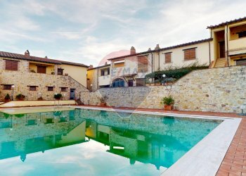 Piscina - Bilocale Borgo Jacopone
 
18, Collazzone - foto 15