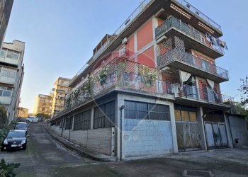 Edificio all\'aperto - Warehouse Via del Bosco
324, Catania - photo 2
