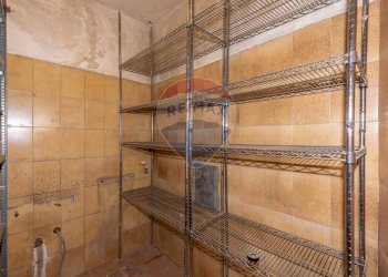 Dispensa di stoccaggio - Locale Commerciale Piazza Duca di Genova
 
9, Catania - foto 10