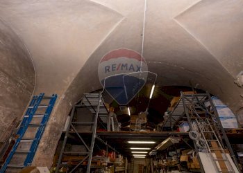 Scale - Locale Commerciale Piazza Duca di Genova
 
9, Catania - foto 12