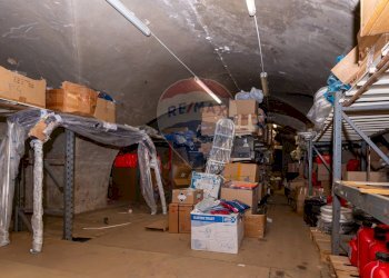 Dispensa di stoccaggio - Locale Commerciale Piazza Duca di Genova
 
9, Catania - foto 16