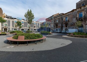 Edificio all\'aperto - Locale Commerciale Piazza Duca di Genova
 
9, Catania - foto 17