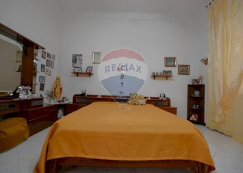 Camera / camera da letto - Three-room apartment VIA AMALFI
 
3, Savona - photo 6