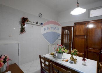 Sala da pranzo - Three-room apartment VIA AMALFI
 
3, Savona - photo 28