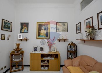 Soggiorno - Three-room apartment VIA AMALFI
 
3, Savona - photo 33