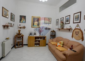 Soggiorno - Three-room apartment VIA AMALFI
 
3, Savona - photo 35