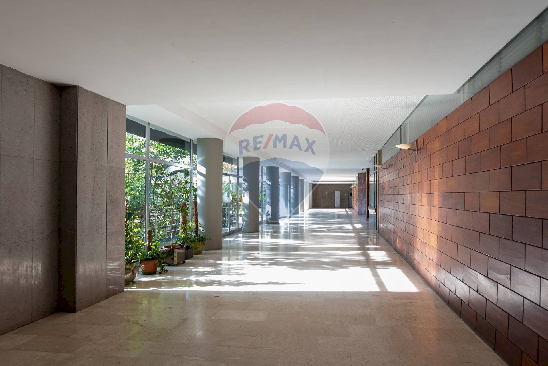 Ricezione / Lobby - Apartment Corso V.Emanuele
 
167, Napoli - photo 2