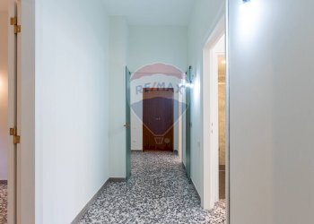 Hall / corridoio - Appartamento Corso V.Emanuele
 
167, Napoli - foto 8