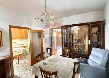 Sala da pranzo - Appartamento Via Fontana
 
17, Vieste - foto 2