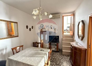 Sala da pranzo - Appartamento Via Fontana
 
17, Vieste - foto 7