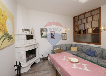 sala da pranzo con camino - Villa Località Defensola
 
snc, Vieste - foto 16