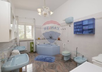 bagno con vasca - Villa Località Defensola
 
snc, Vieste - foto 18