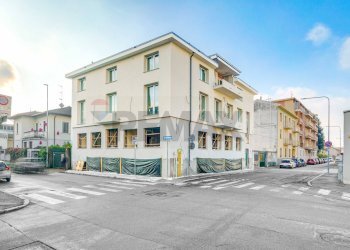 Edificio all\'aperto - Villa Bifamiliare Bellini
 
17, Busto Arsizio - foto 11