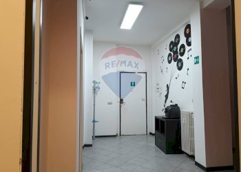 Hall / corridoio - Commercial Premises Catullo
 
8, Busto Arsizio - photo 19