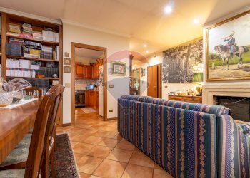 Sala da pranzo - Quadrilocale VIA F. ROSASPINA
 
54, Roma - foto 2